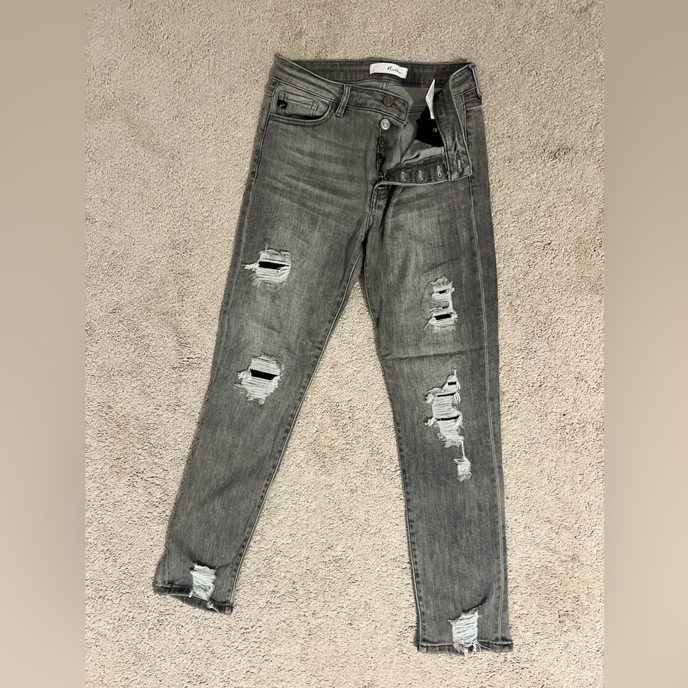 Kancan Women's Mid Rise RN#144635 Distressed Destroyed Stretch Jeans Size 9/28